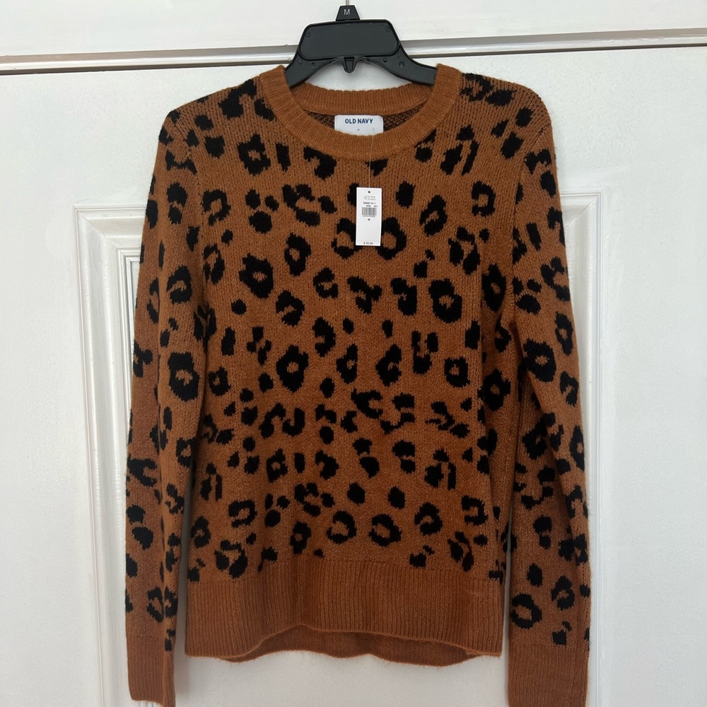 NWT Old Navy Leopard Crewneck Sweater. Size M